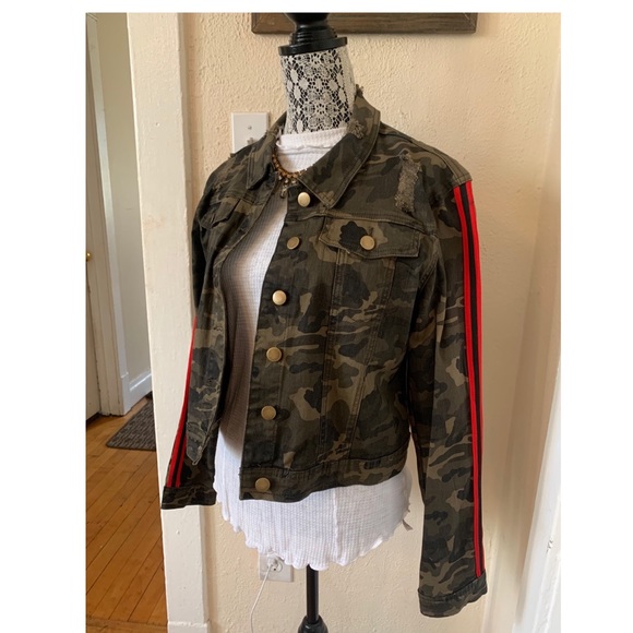 Fashion Nova Out of control Camo Jacket - Picture 4 of 8
